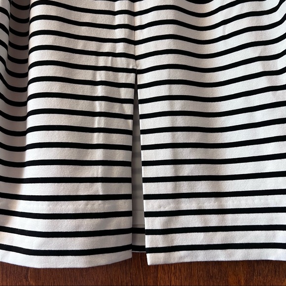 White House Black Market striped skirt fully lined. Slit in back. Size 4 - Picture 5 of 8